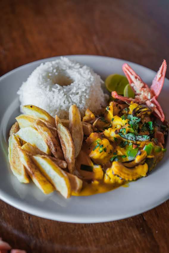 Plato de comida variada